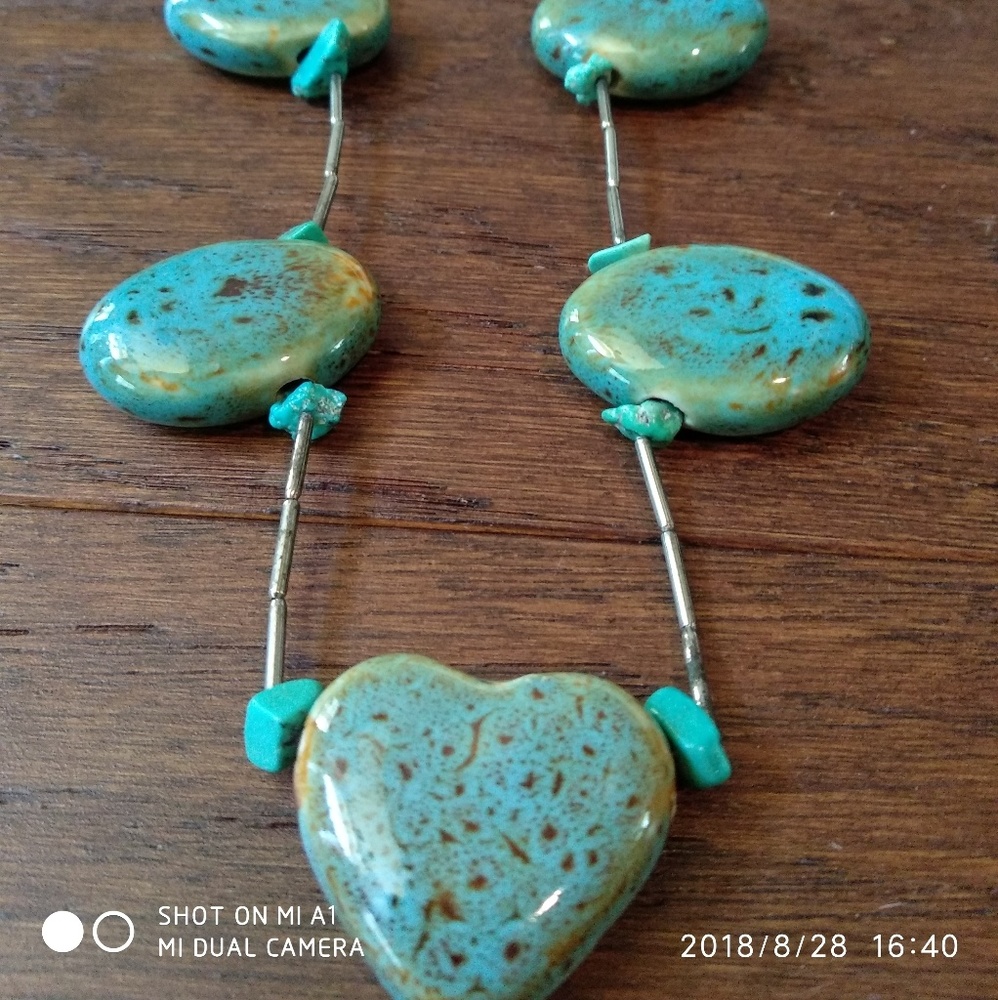 Vintage turquoise chip and bead necklace
